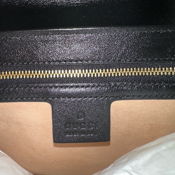 Gucci Marmont Small Shoulder Bag - Picture 6 of 8